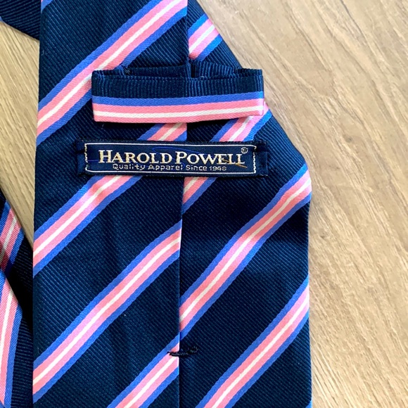 Tie - Picture 3 of 4